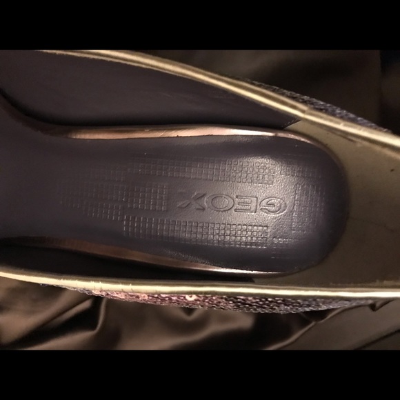 Shoes - Picture 4 of 8